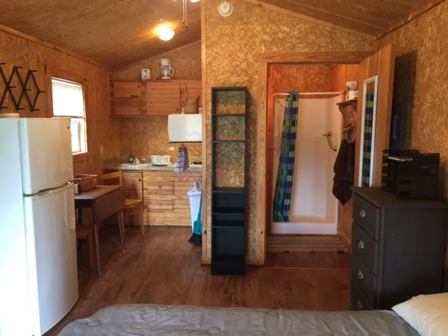 Cabin with kitchenette and walk-in shower